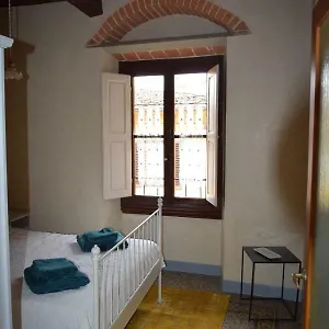 Calzaiuoli Luxury And Characteristic Florence
